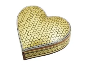 Heart-shaped Persian Khatam ring box – closed view