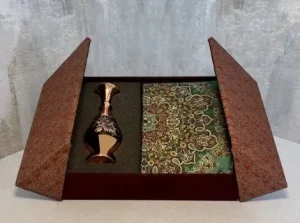 Silk Termeh with Eight Paradises pattern in velvet double-door box and 20cm diamond-cut copper vase